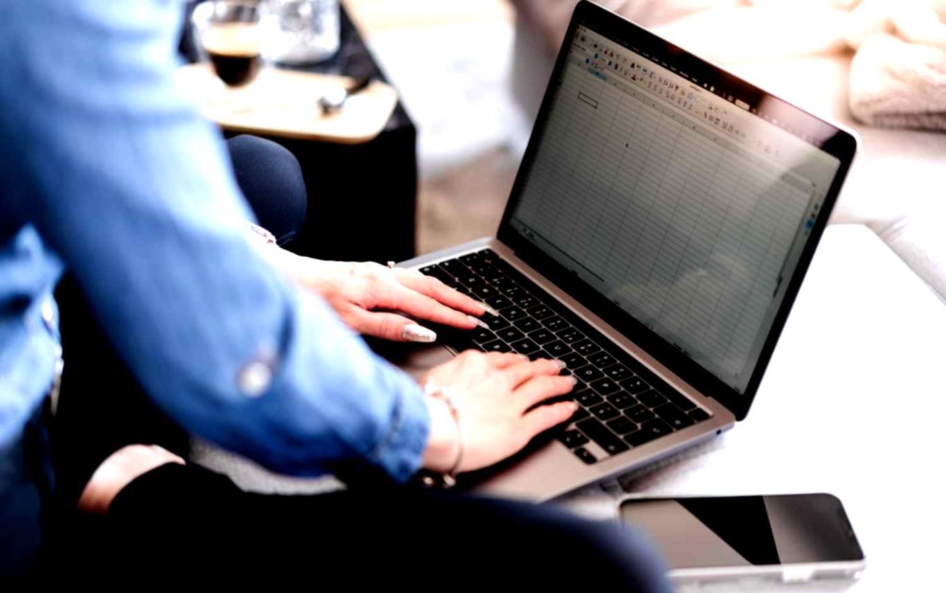 Online session with students and instructor